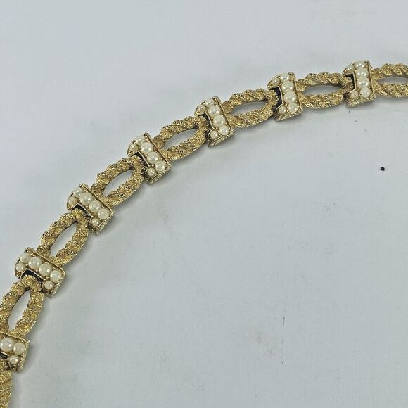 Crown Trifari Signed Bracelet Gold Tone Nugget Rope White Faux Pearl Link VTG 7" - Picture 1 of 16